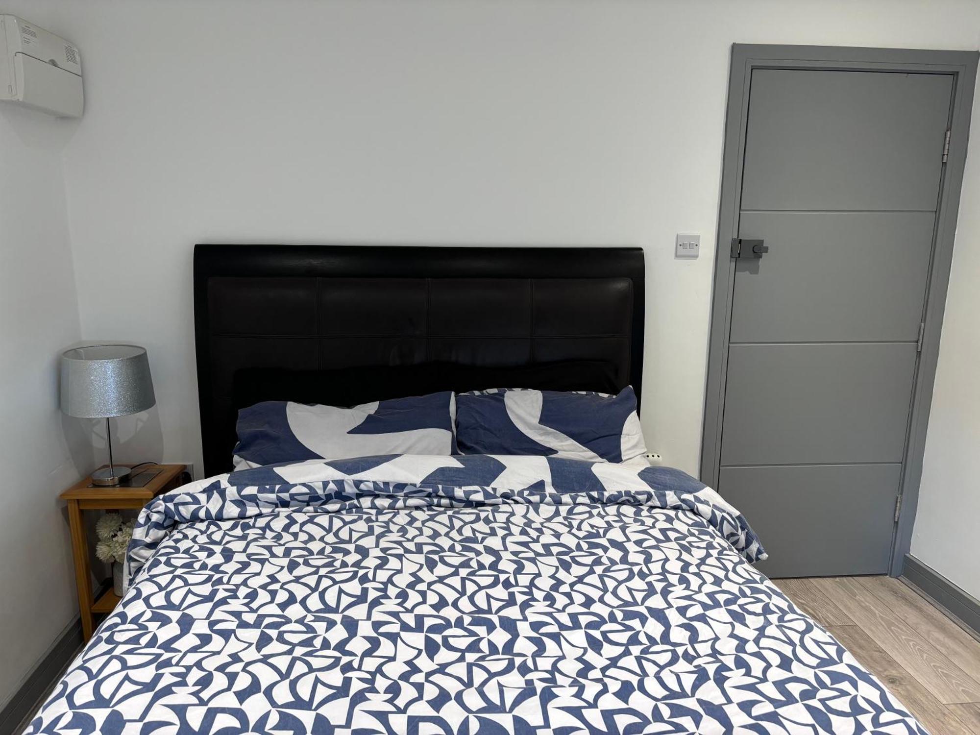 Romford Cosy Flat Apartment