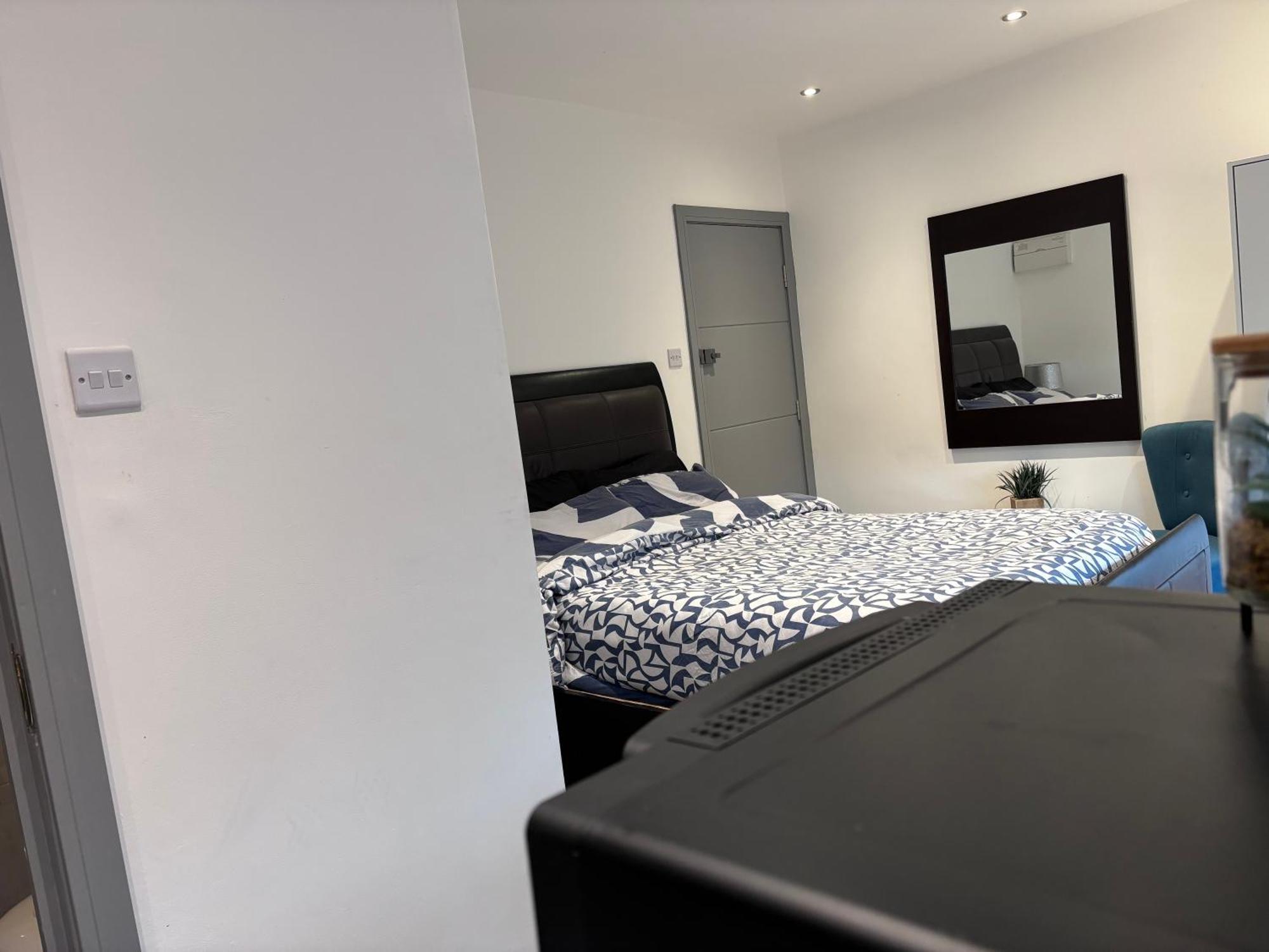 Romford Cosy Flat Apartment